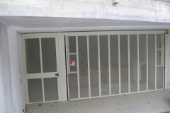 Basculante-condominiale-a-rete-con-porta-ricavata-2