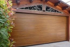 sezionale residenziale in simil-legno